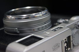 富士X100数码相机 经典设计与现代科技的完美融合